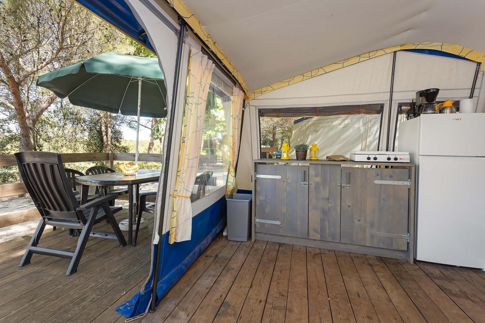Easyatent Bungalow Tent Lanterna Červar-Porat Δωμάτιο φωτογραφία