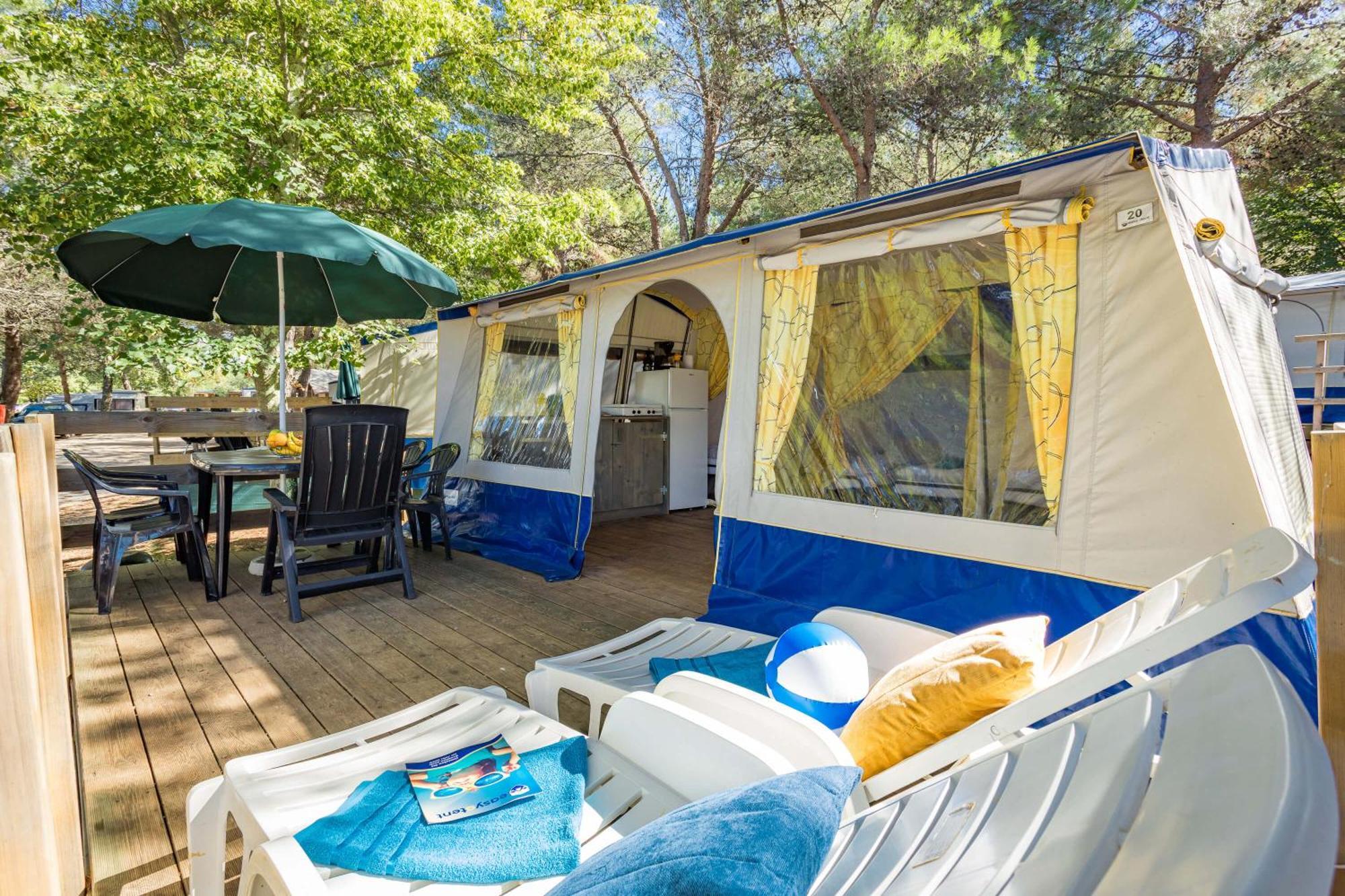 Easyatent Bungalow Tent Lanterna Červar-Porat Δωμάτιο φωτογραφία