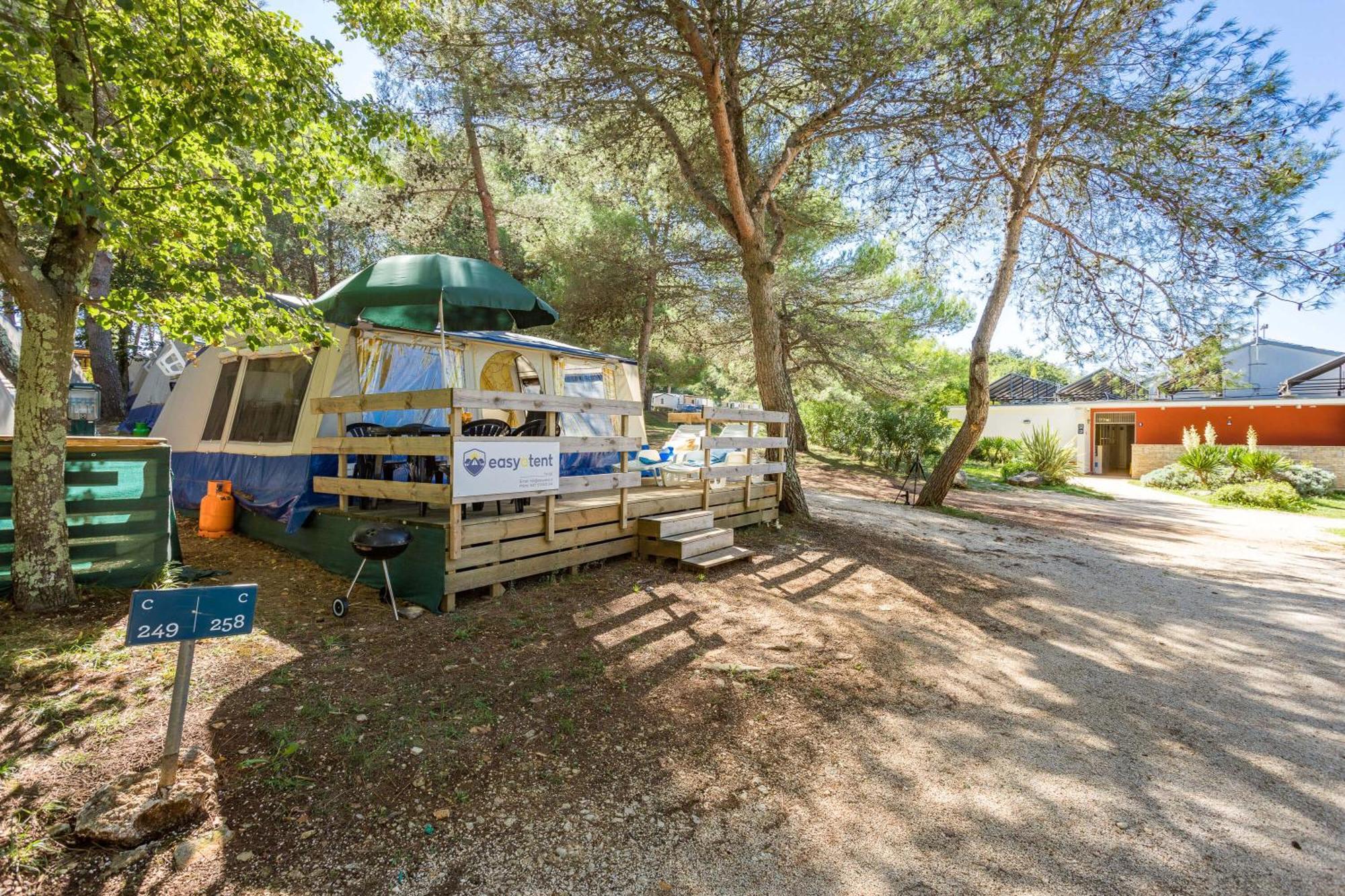 Easyatent Bungalow Tent Lanterna Červar-Porat Δωμάτιο φωτογραφία