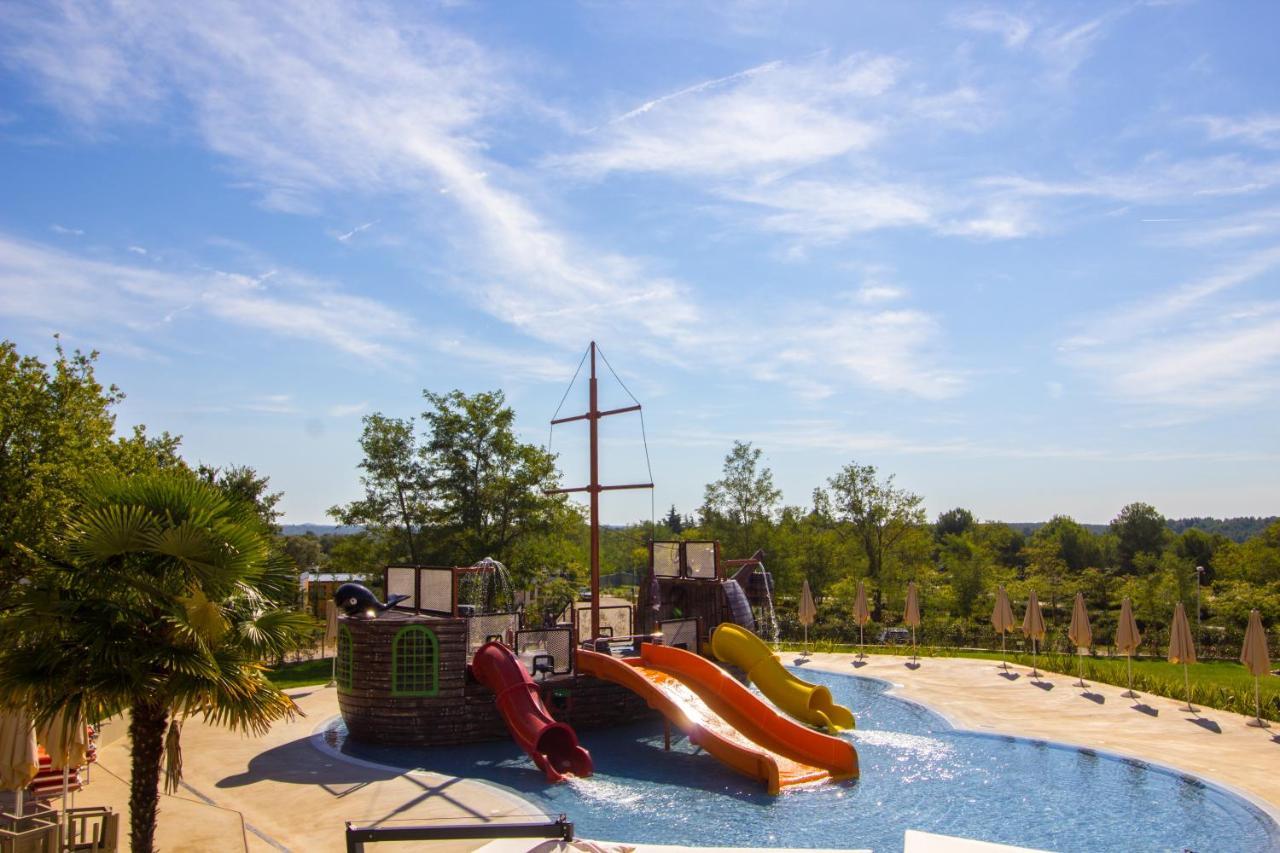Easyatent Bungalow Tent Lanterna Červar-Porat Εξωτερικό φωτογραφία